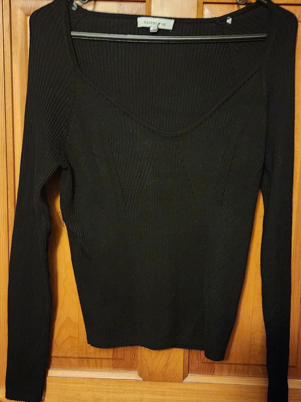 Hooked Up by IOT Black Ribbed V-Neck Long Sleeve Sweater